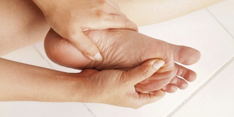 درمان قطعی میخچه کف پا | تفاوت میخچه و پینه پا در چیست